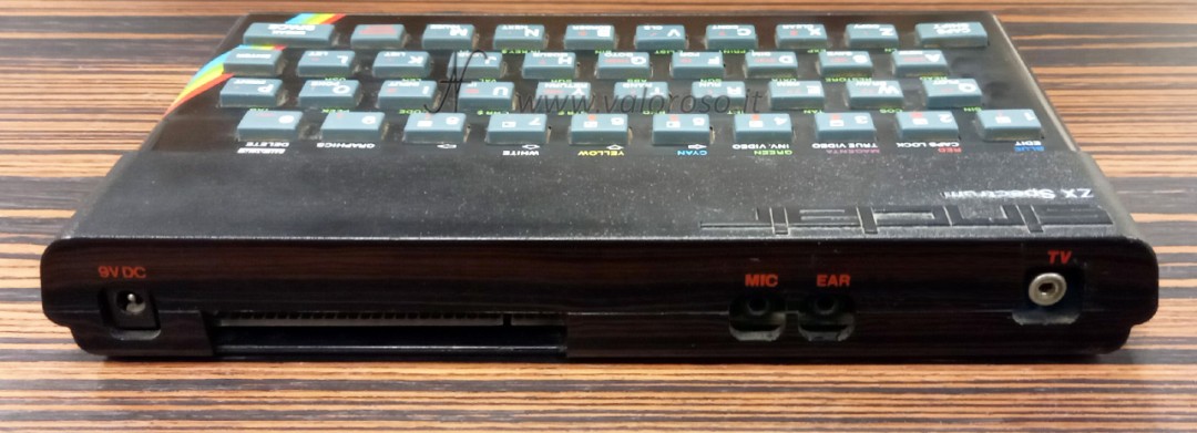 Sinclair ZX Spectrum, vista posteriore connettori, espansione, MIC, EAR, 9VDC, expansion, TV