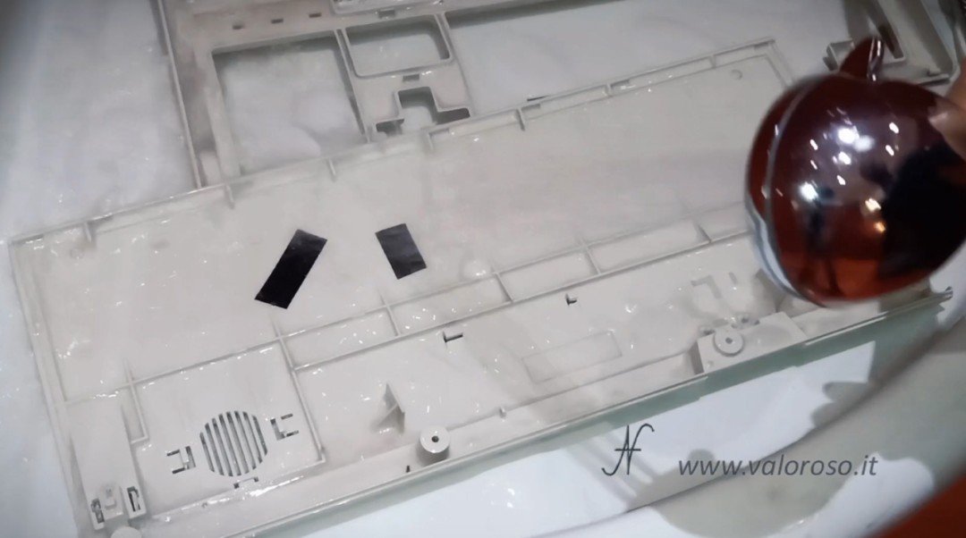 Disassembly and cleaning IBM model M buckling spring mechanical keyboard, rinse and protect writings