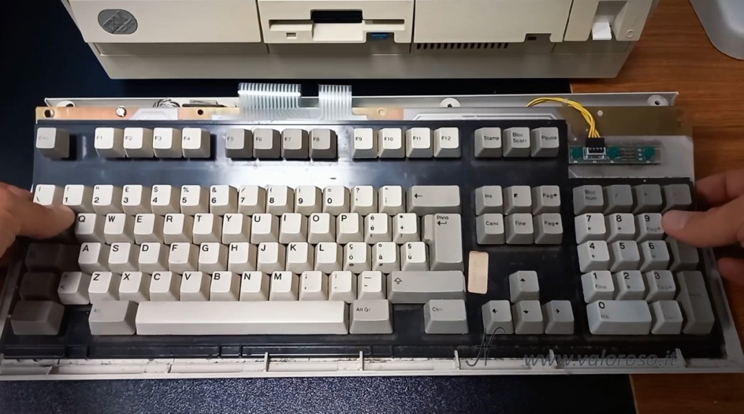 Disassembly and cleaning IBM model M mechanical keyboard, internal buckling spring mechanism, electronic board and LED