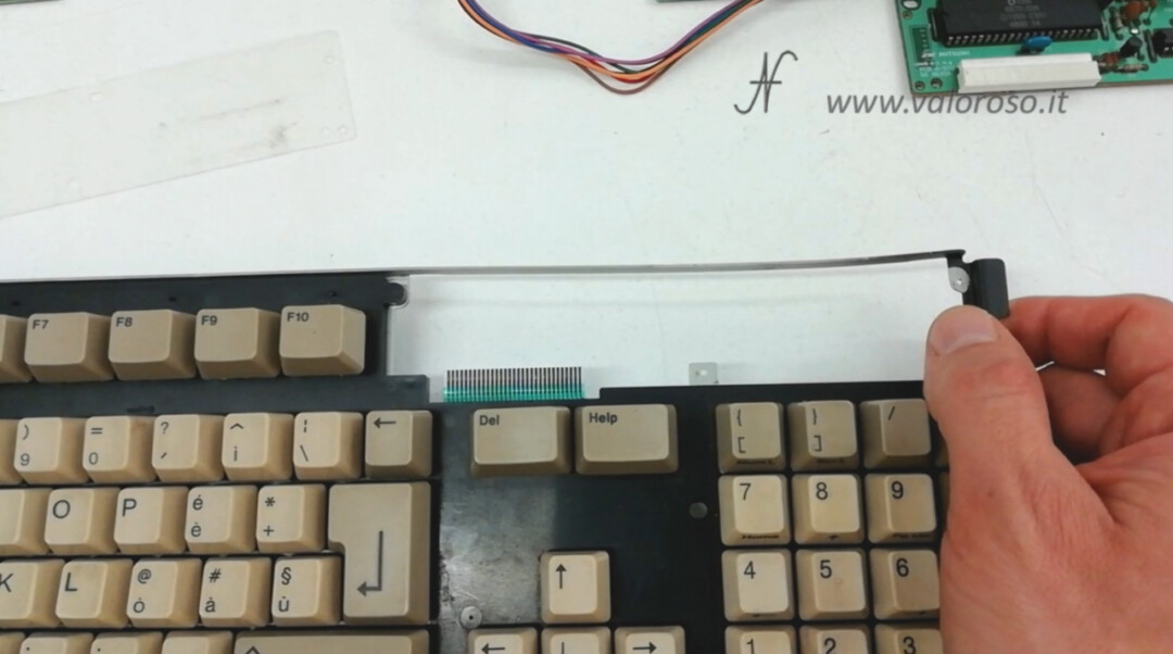 Disassemble change replace membrane keyboard Commodore Amiga 500, open keyboard