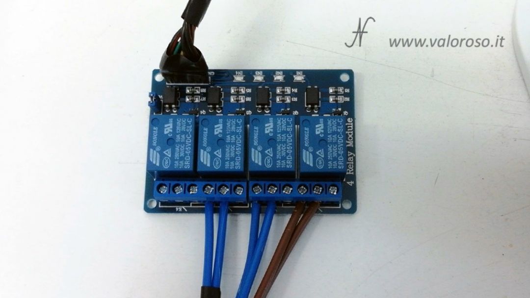 Stufetta elettrica interfaccia 4 uscite relay rele 10 Ampere 10A, user port Commodore 64 fotoaccoppiatori, alimentazione 5V