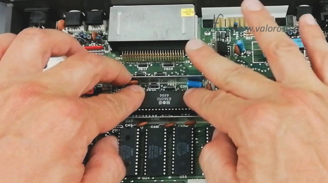 Commodore Plus/4 repair: TED, CPU and PLA - Amedeo Valoroso