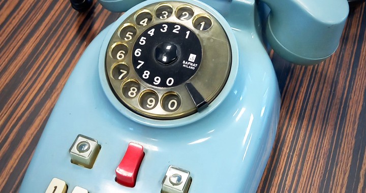 Safnat Milan rotary telephone from the 70s, internal buttons, disk with numbers, analogue telephone