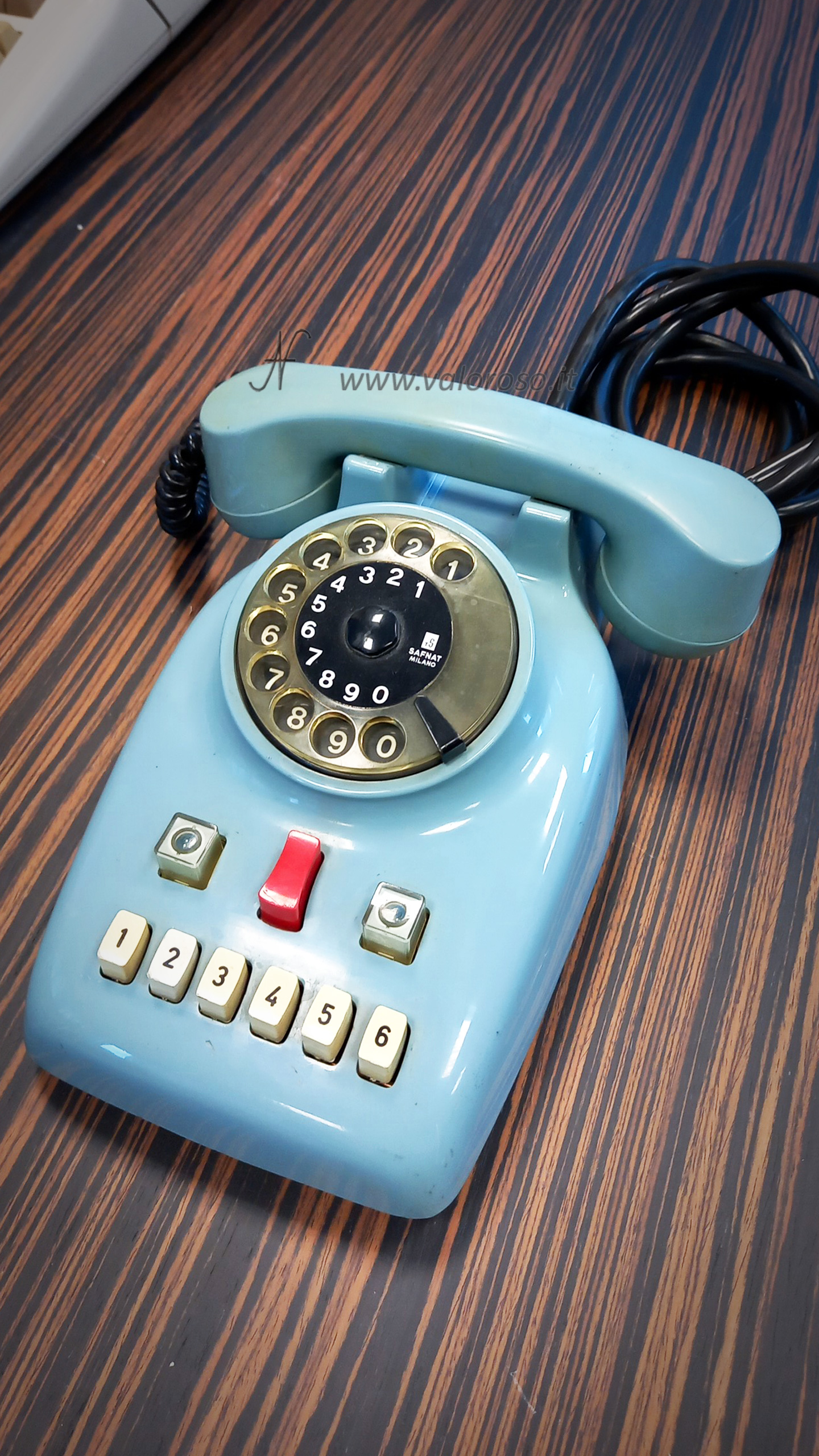 Telefono a disco Safnat Milano anni 70, pulsanti per interni, disco con i numeri, telefono analogico